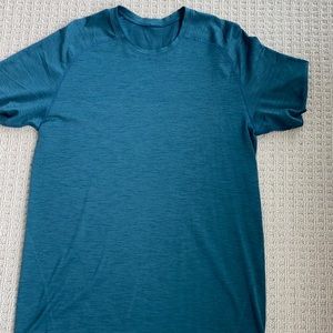 Lululemon short sleeve t-shirt. Green.